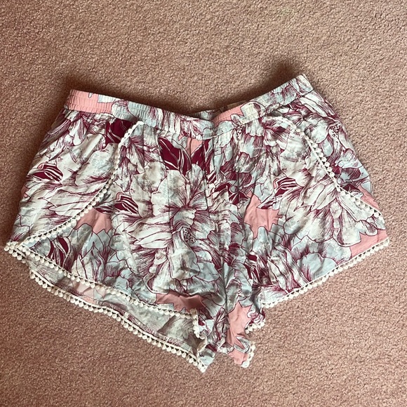 MUDD Two Piece Set! Floral Pink Flowy Top and Shorts Size L - Picture 4 of 9